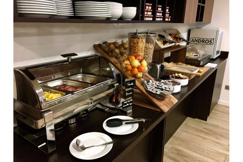 Brit Hotel Martigues Nord Экстерьер фото